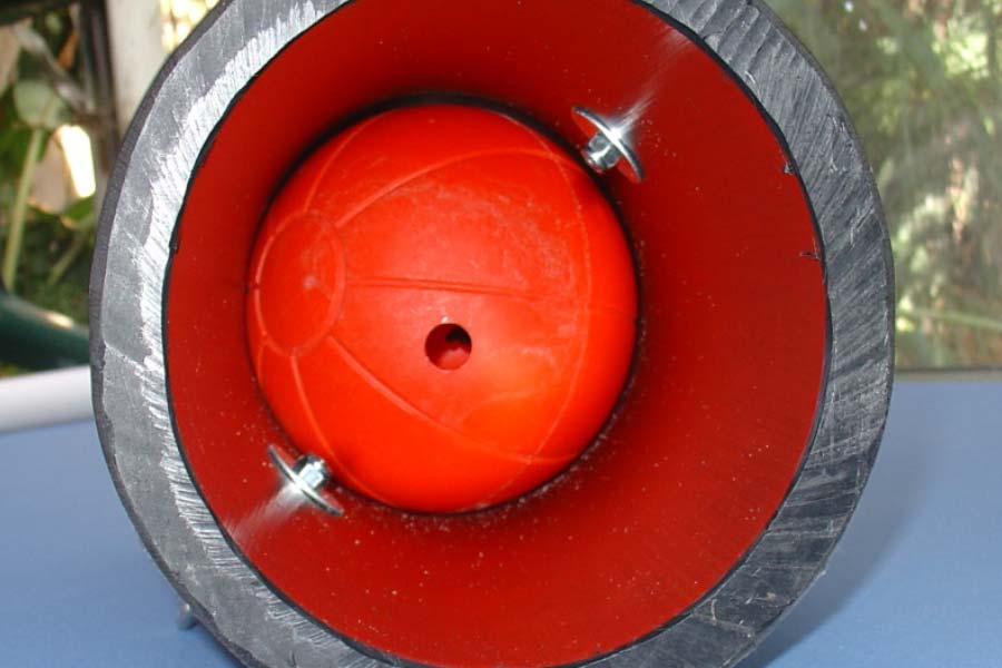 TD1 internal view showing captive ball in situ